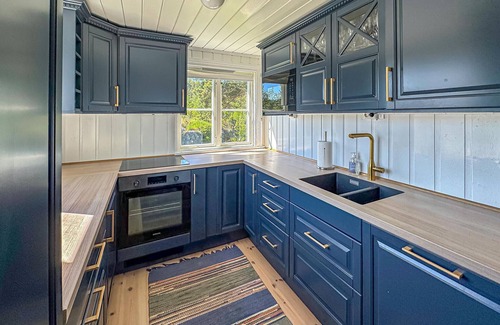 Tvedestrand House | 4 bedroom cozy home in Gjeving