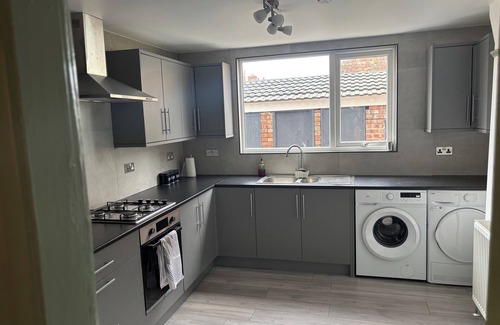 Wallasey House | 4 bedroom home located in Wallasey, Merseyside