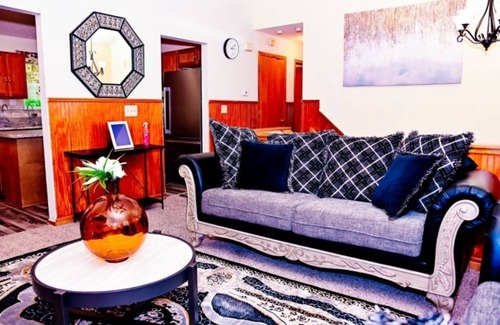 Columbus House | 4 Bedroom home w/fireplace