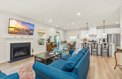 Assateague Pointe House | 4-bedroom house in charming Berlin with 2 pools, Fishing pier, and fitness room