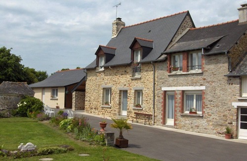 La Bouexiere House | 4 bedroom house in a quiet countryside Rennes
