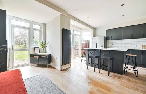 Kidbrooke with Hornfair House | 4 BedRoom house in Greenwich