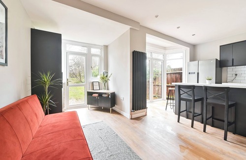 Kidbrooke with Hornfair House | 4 BedRoom house in Greenwich
