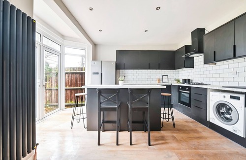 Kidbrooke with Hornfair House | 4 BedRoom house in Greenwich