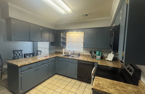 Gunter Afs House | 4-bedroom house in phenomenal Montgomery with pool and fitness room