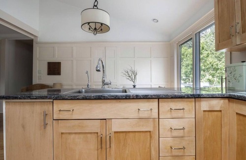 Haversham House | 4-bedroom house in Shelter Harbor w/private access to pristine Weekapaug Beach