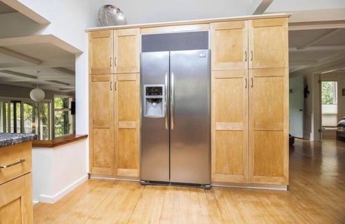 Haversham House | 4-bedroom house in Shelter Harbor w/private access to pristine Weekapaug Beach