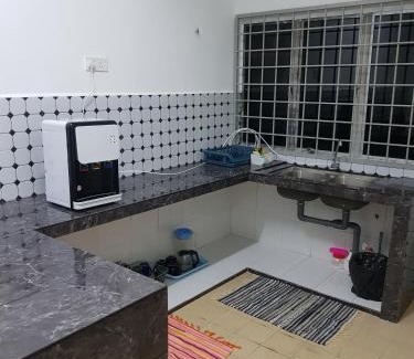Kuantan House | 4 Bedroom House Indera Mahkota 8 Kuantan Homestay