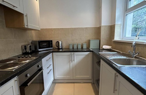 Castle House | 4 Bedroom House, Sleeps 7 - Central & Pet Friendly