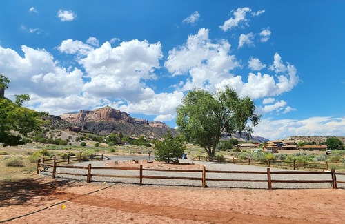 Redlands House | 4-bedroom house. Epic views. No additional cost for cleaning. 2-Night Minimum.