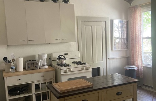 Lower East Side House | 4 bedroom house walking distance from Milwaukee Bucks Fiserv Forum