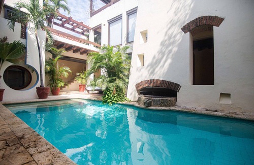 Centro Villa | 4 Bedroom Luxury Villa in Old City