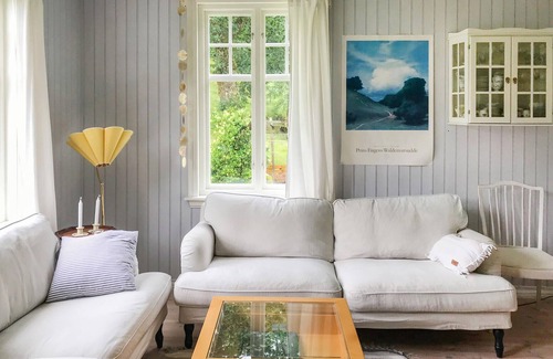 Lyngdal House | 4 bedroom nice home in Lyngdal