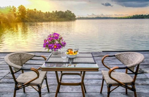 Ambalangoda Villa | 4 Bedroom Private Lake Front Villa in a 30 Acres of Ceylon Cinnamon Estate