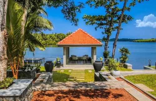 Ambalangoda Villa | 4 Bedroom Private Lake Front Villa in a 30 Acres of Ceylon Cinnamon Estate
