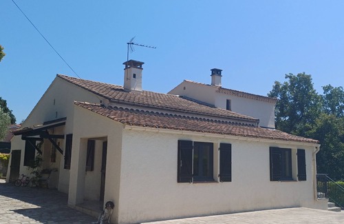 Peypin Villa | 4-bedroom Provencal villa with pool ideal for one or two families