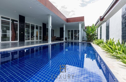 Hua Hin Villa | 4 Bedroom Resort Pool Villa - G208