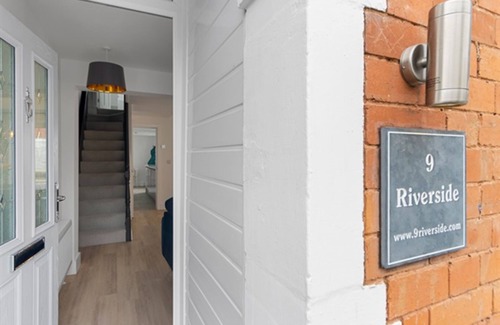Sidmouth House | 4 Bedroom Seaside House, Beach 220m with Free Parking