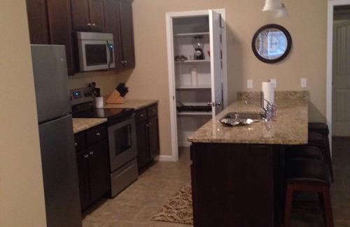 Columbia House | 4 bedroom, sleeps 8. Cheaper than a hotel! Close to Downtown, MU, and Stadium!