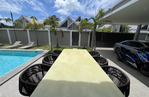 Nong Prue Villa | 4-bedroom villa in beautiful Pattaya with AC