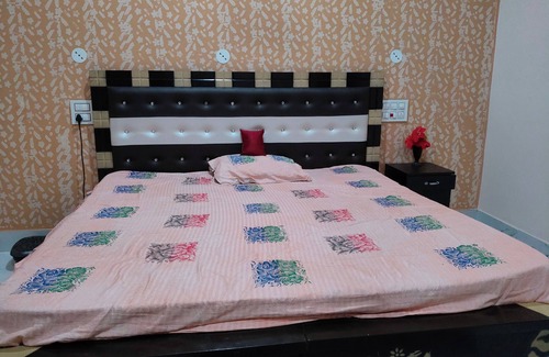 Ghumarwin Villa | 4-bedroom villa in enchanting Hamirpur with WiFi, AC. Relax and unwind