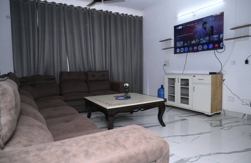 Mohangarh Villa | 4-bedroom villa in welcoming Lucknow with AC, WiFi. Enjoyable stay guaranteed