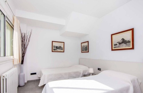Marina Manresa Villa | 4 Bedroom villa with sea views and pool.