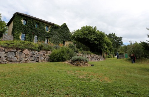 Coly House | 4 bedrooms 2 bathrooms 10 people, with pool and large garden beautifully decorated