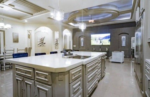 Palmhurst House | 4 Bedrooms/Pool/Game room/Massive Kitchen