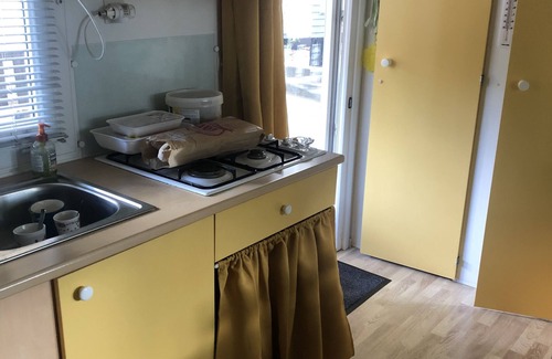 Le Castellet House | 4 berth mobile home rental in 3 star campsite