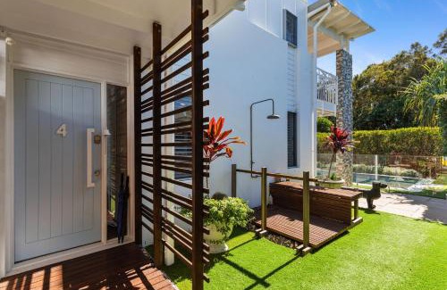 Mount Coolum House | 4 Boardrider Crescent