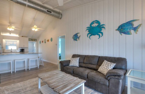 Long Beach House | 4 BR 2 BA OCEANFRONT COTTAGE - Big Deck, & AMAZING Ocean Views! - Book Now!