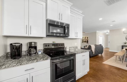 Holiday Beach House | 4 BR 2BA Beach House w/POOL sleeps 12, Cross Street to Beach!