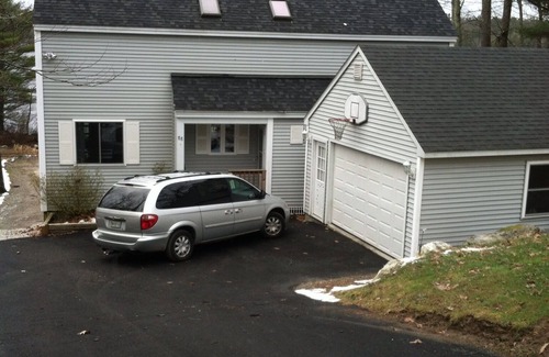 Gray House | 4 BR/3 Bath Lakefront Sleeps 12