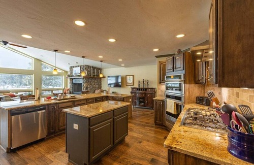 Pagosa Springs House | 4 BR,4 BA, Den, Great Views, Close to Hatcher, Loads of fun!