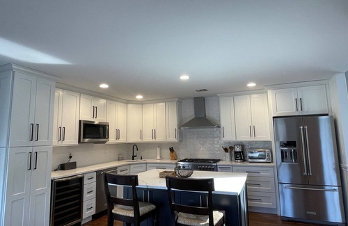 Northwest Harbor House | 4 BR/6 Bth Post Modern Home on 7 Acre Estate w/Heated Pool & Tennis Court