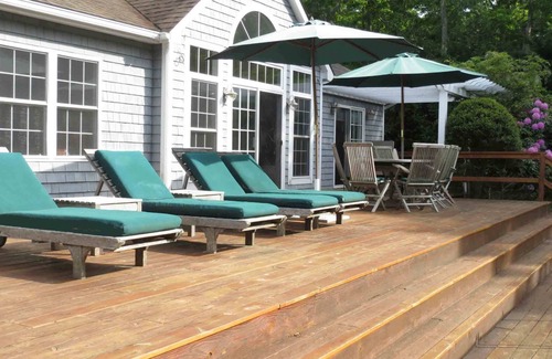 Northwest Harbor House | 4 BR/6 Bth Post Modern Home on 7 Acre Estate w/Heated Pool & Tennis Court