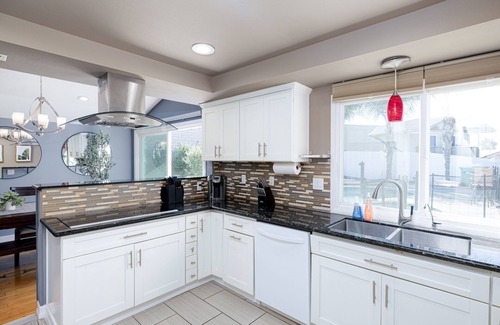 Valle Lindo House | 4 BR Home with Pool + EV Charger