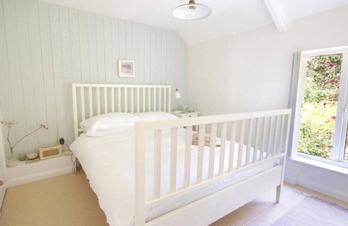 Docking House | 4 Church Terrace - Two Bedroom House, Sleeps 4