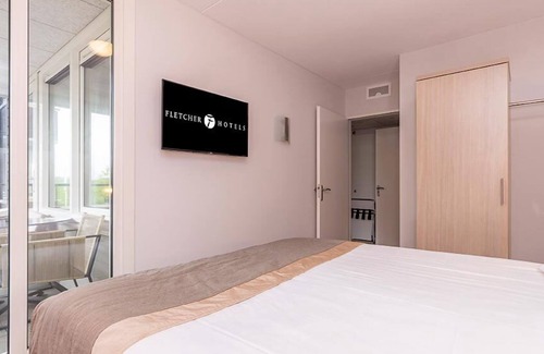 Kamperland Hotel | 4 Family Friendly Units | Pool & Spa Access | Near Theme Parks & Beach