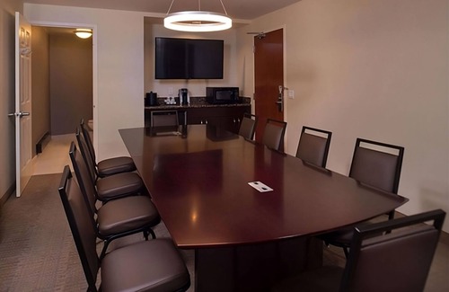 O'Hare Hotel | 4 Family-friendly Units, Pets are Welcome, Complimentary Airport Shuttle!