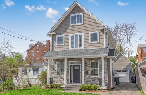 Nauck House | 4 Floor 4-bedroom house