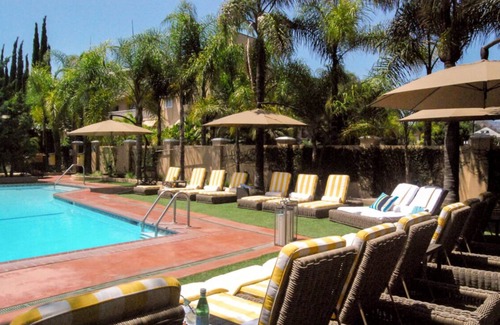 East Hollywood House | 4 Kid-friendly Rooms, Minutes to Grammy Museum! Self-Parking, Swimming Pool