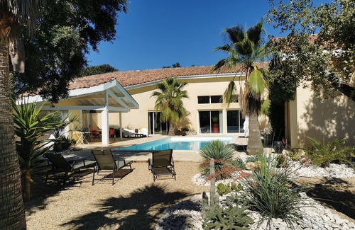 Saint-Maximin House | 4 kms from UZES town architect 330 m² heated pool