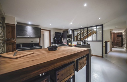 Huez-en-Oisans Ski Chalet | 4* L'Ancolie luxury chalet 320 m2 (Spa and Sauna) 250 m from the gondola