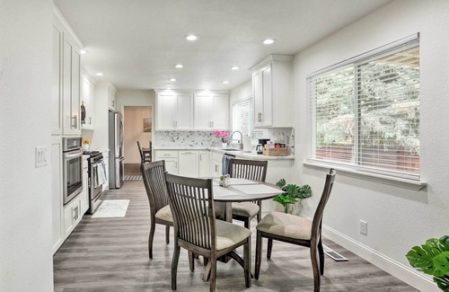 Reno/Tahoe Airport House | 4 Mi to Dtwn Reno: Sleek Family Retreat!
