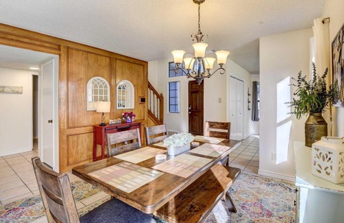South Arlington House | 4 Mi to Joe Pool Lake Home in Grand Prairie