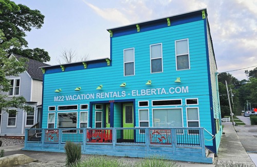 Elberta Condo | 4 Minutes to Lake Michigan - FREE Kayak & Bike Rental