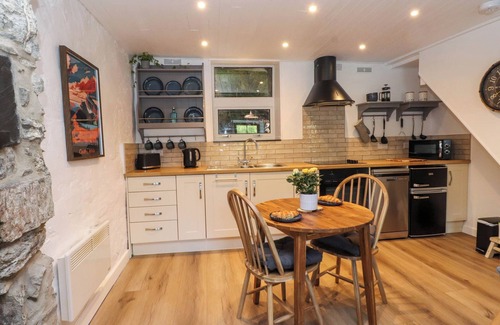 Beddgelert Cottage | 4 OLD TANRHIW, pet friendly, character holiday cottage in Beddgelert