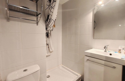 Les Angles Apartment | 4-person apartment with lake view